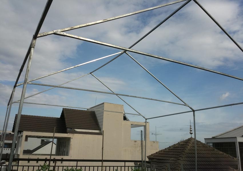Cách làm nhà lưới trồng rau trên sân thượng từ lưới ngăn côn trùng